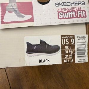Skechers Black Swift Fit Women's Sneakers